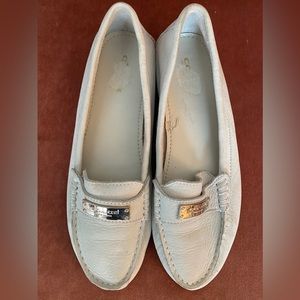 Supple leather flats/loafers/driving shoes